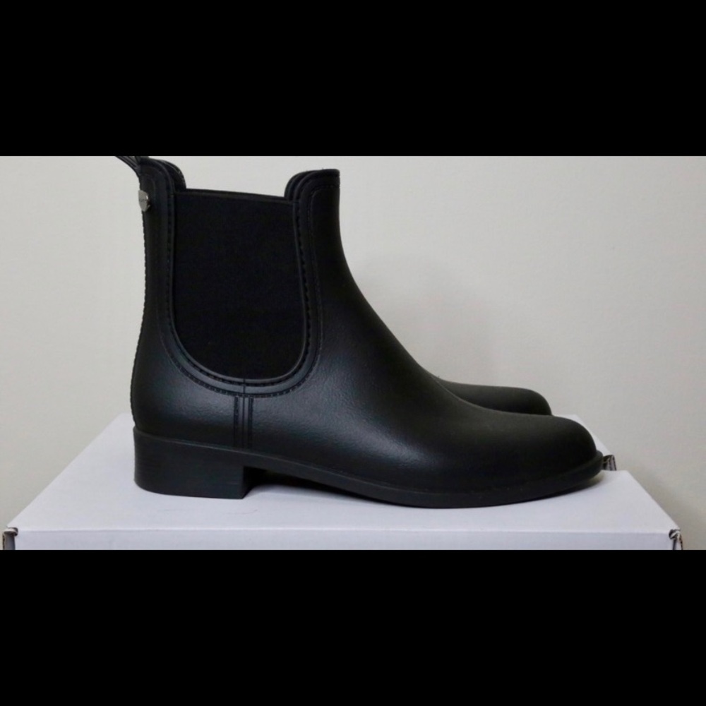 Chelsea boots